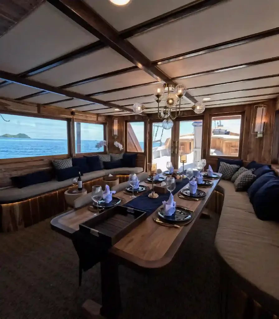Raffles-Cruise-6.webp