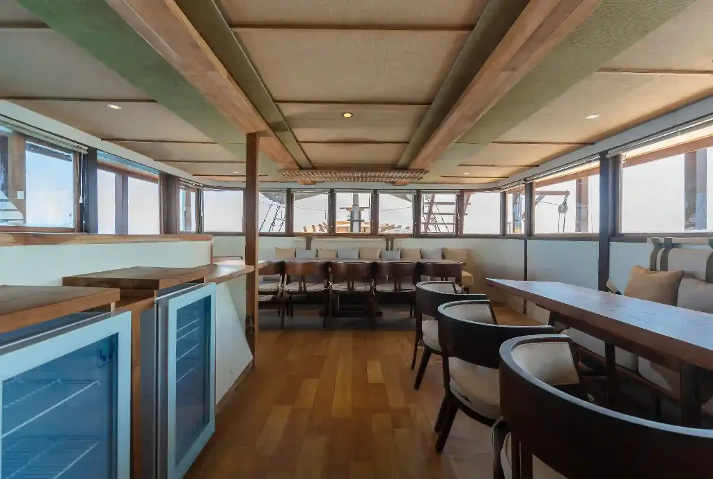 Dining-Room-Marea-Phinisi-2.webp